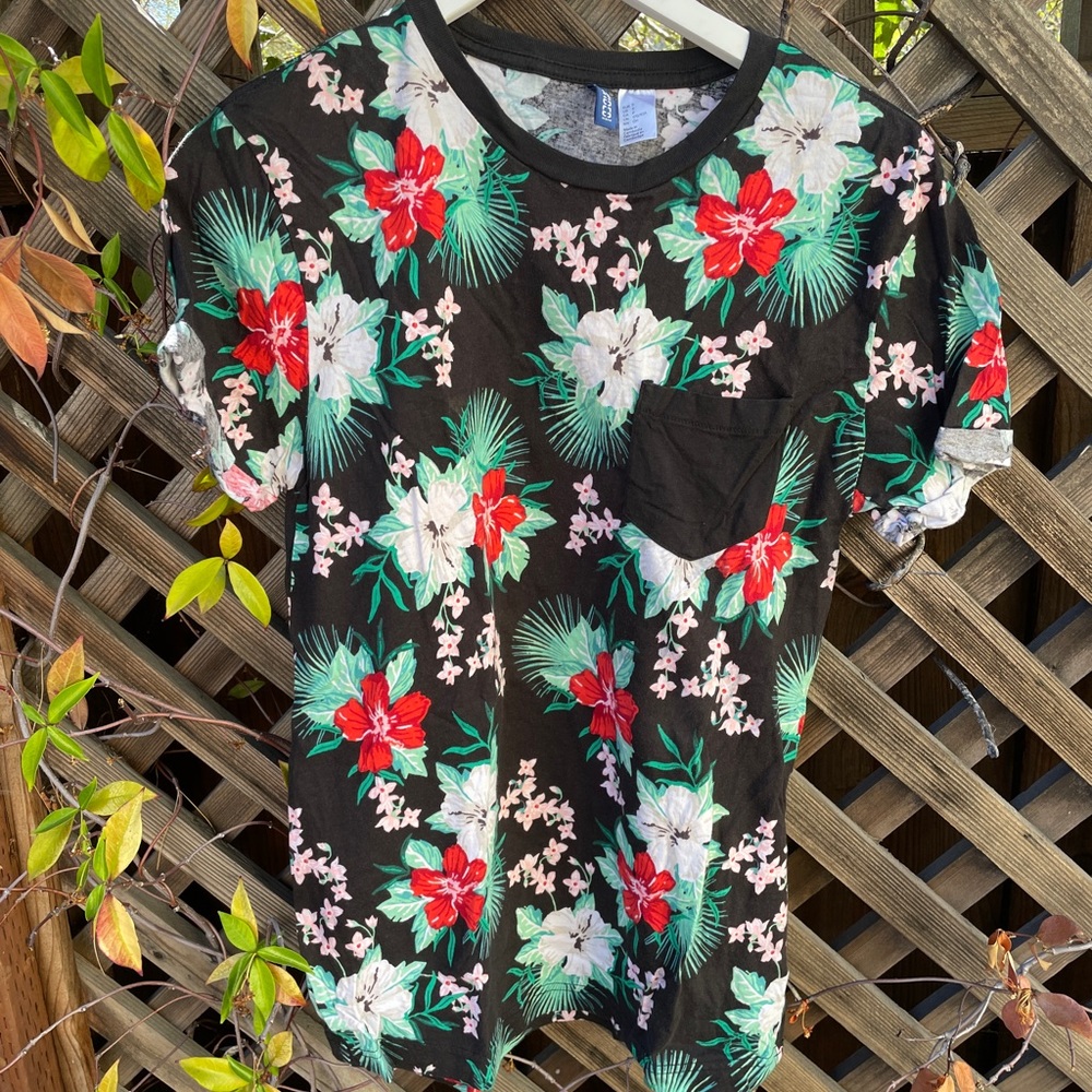 Divided Floral T-shirt / Size S